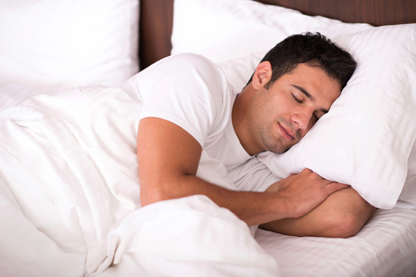 Apnee notturne, il pericolo dietro l’angolo per cervello e cuore